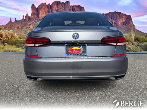 Used 2021 Volkswagen Passat 2.0T SE image 7
