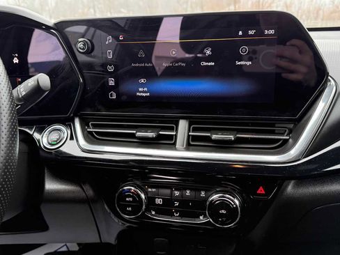 Used 2024 Chevrolet Trax RS w/ Driver Confidence Package image 20