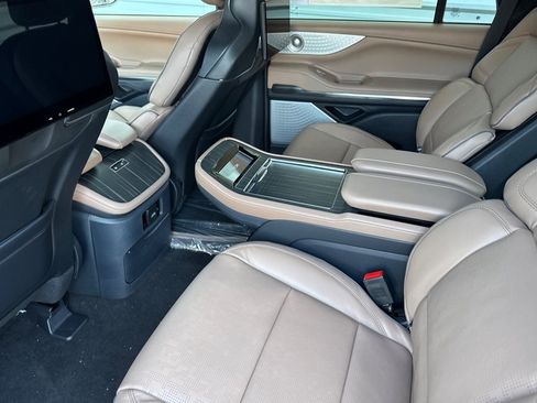 New 2025 Lincoln Navigator Black Label AWD/4WD image 10