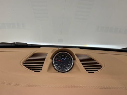 Certified 2016 Porsche 911 Targa 4S AWD/4WD image 16