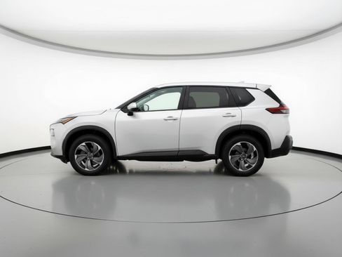 Used 2025 Nissan Rogue SV image 5