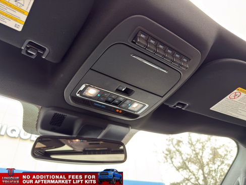 Used 2024 Ford F350 Platinum w/ FX4 Off-Road Package image 37