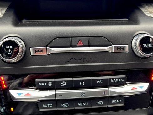 Used 2020 Ford Explorer XLT w/ Equipment Group 202A image 29