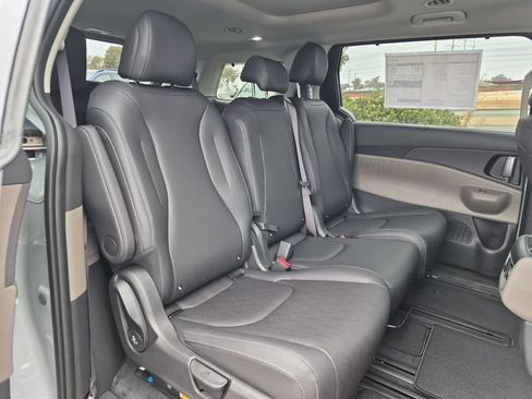 New 2026 Kia Carnival SX FWD image 28