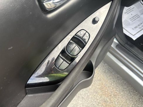 Used 2021 Nissan Leaf SV w/ SV Technology Package image 14