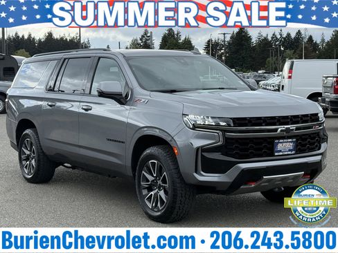 Used 2022 Chevrolet Suburban Z71 w/ Luxury Package AWD/4WD image 7
