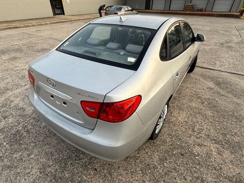 Used 2010 Hyundai Elantra GLS FWD image 10
