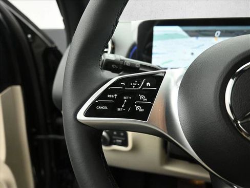 Certified 2025 Mercedes-Benz GLB 250 4MATIC image 15