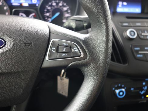 Used 2017 Ford Focus SE FWD image 19