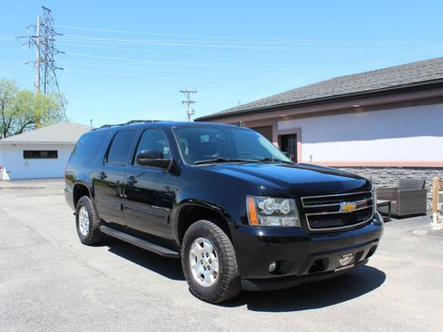 Used 2014 Chevrolet Suburban LT AWD/4WD image 1