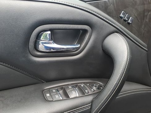 Used 2024 INFINITI QX80 Luxe RWD image 7