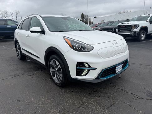 Used 2022 Kia Niro EX w/ Cold Weather Package image 4