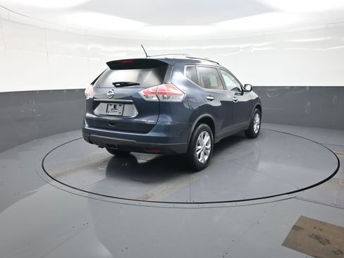 Used 2015 Nissan Rogue SV image 3