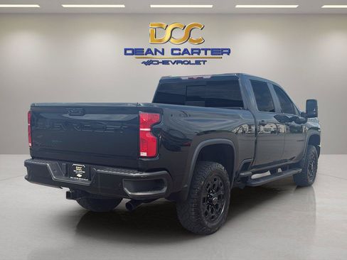 Used 2024 Chevrolet Silverado 2500 LT w/ Midnight Edition AWD/4WD image 5