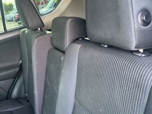 Used 2017 Toyota RAV4 LE w/ Carpet Mat Package image 7