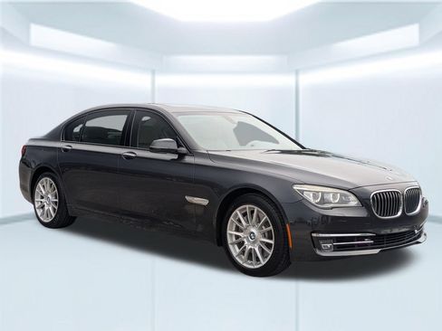 Used 2015 BMW 750Li RWD image 7