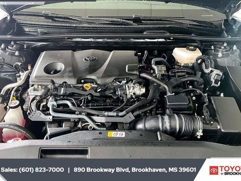 Used 2025 Toyota Camry SE w/ Convenience Package FWD image 8