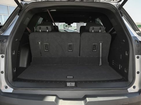 Used 2023 Chevrolet Traverse LT FWD image 41