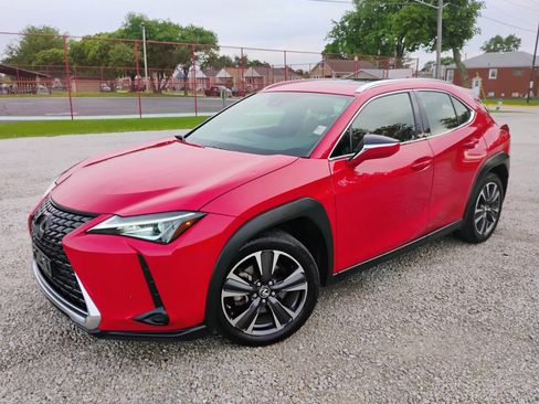 Used 2019 Lexus UX 200 w/ Premium Package FWD image 1
