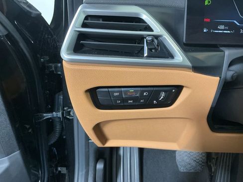 Certified 2025 BMW 330i Sedan w/ Premium Package image 18