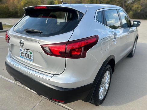 Used 2018 Nissan Rogue Sport S w/ S Appearance Package image 6