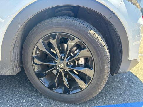 Used 2019 Kia Sorento AWD V6 image 10