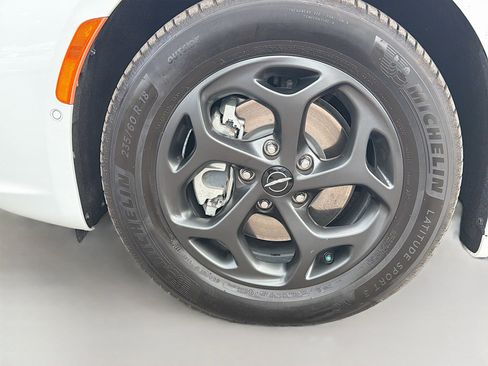 Used 2021 Chrysler Pacifica Touring-L w/ Uconnect Theater Family Group image 41