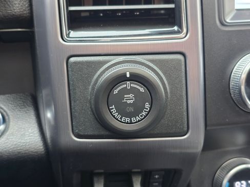 Used 2019 Ford Expedition Platinum image 19