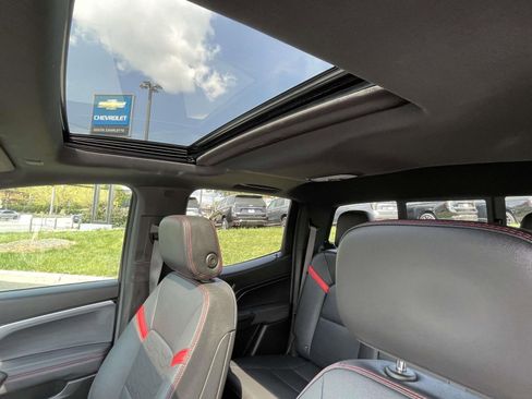 Used 2025 Chevrolet Colorado Z71 w/ Technology Package image 25