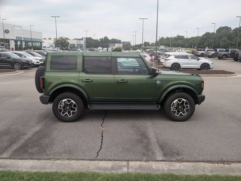 Used 2025 Ford Bronco Outer Banks AWD/4WD image 2