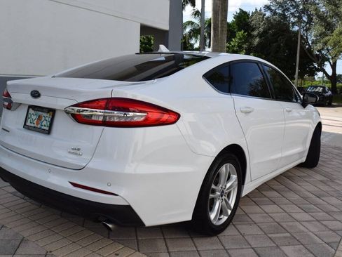 Used 2020 Ford Fusion SE FWD image 6