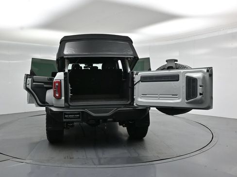 Used 2023 Ford Bronco Badlands w/ Sasquatch Package AWD/4WD image 33