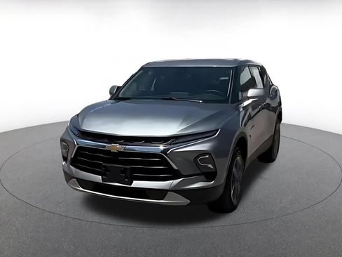 Used 2025 Chevrolet Blazer LT FWD image 7