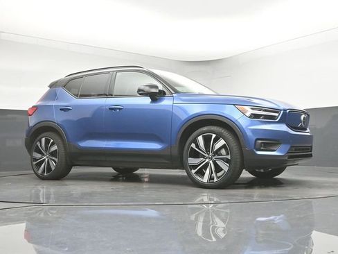 Used 2021 Volvo XC40 P8 Recharge w/ Advanced Package image 34
