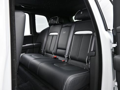 Certified 2021 Rolls-Royce Cullinan Black Badge image 26