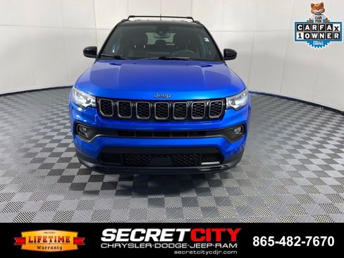 Used 2024 Jeep Compass Latitude w/ Convenience Group AWD/4WD image 2