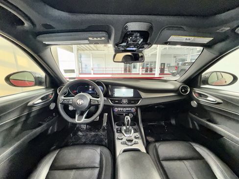 Used 2024 Alfa Romeo Giulia Ti image 23