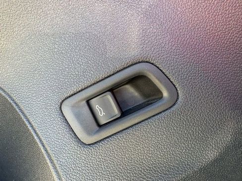 Used 2025 Volkswagen Atlas SEL image 27