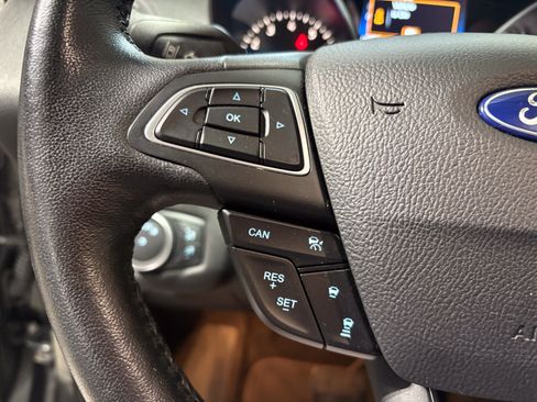 Used 2019 Ford Escape SEL FWD image 6