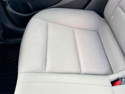 Used 2019 Hyundai Elantra SE image 28