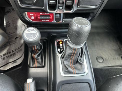 Used 2023 Jeep Gladiator Mojave w/ Cold Weather Group AWD/4WD image 25