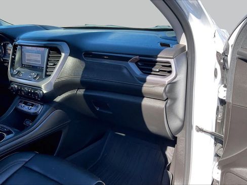 Used 2022 GMC Acadia AT4 w/ Technology Package AWD/4WD image 17