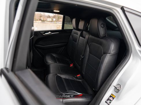 Used 2018 Mercedes-Benz GLE 43 AMG 4MATIC w/ Premium 3 Package image 20