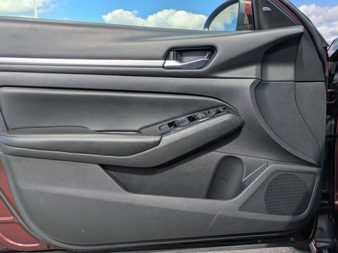 Used 2023 Nissan Altima 2.5 SV image 13