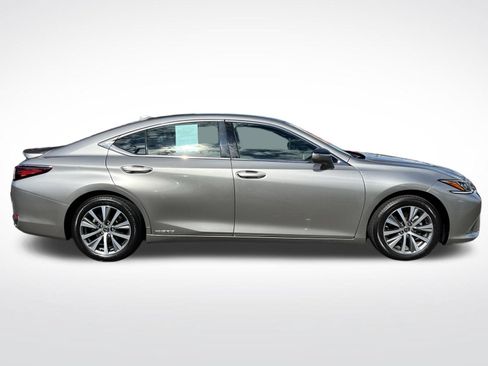 Used 2020 Lexus ES 300h w/ Premium Package FWD image 11