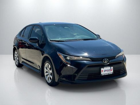 Used 2024 Toyota Corolla LE FWD image 3