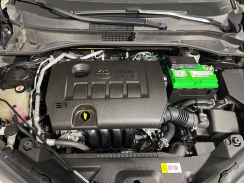 Used 2019 Toyota C-HR LE FWD image 9
