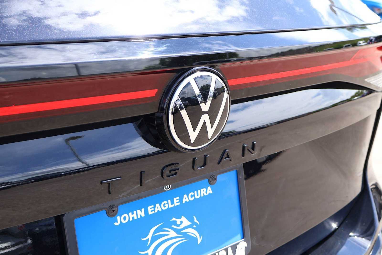 Used 2026 Volkswagen Tiguan SE R-Line FWD image 7