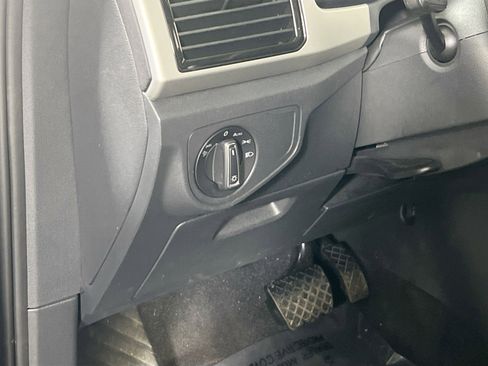 Used 2023 Volkswagen Atlas SE image 10