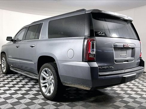 Used 2018 GMC Yukon XL SLT w/ Premium Edition AWD/4WD image 2